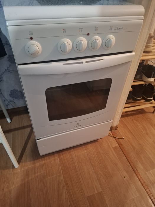 Электро плита в отличном состоянии