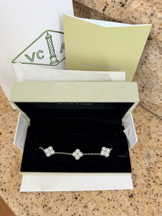 Гривни обеци и колие Van Cleef