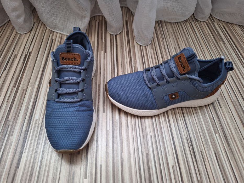 Adidași Bench mărime 39.