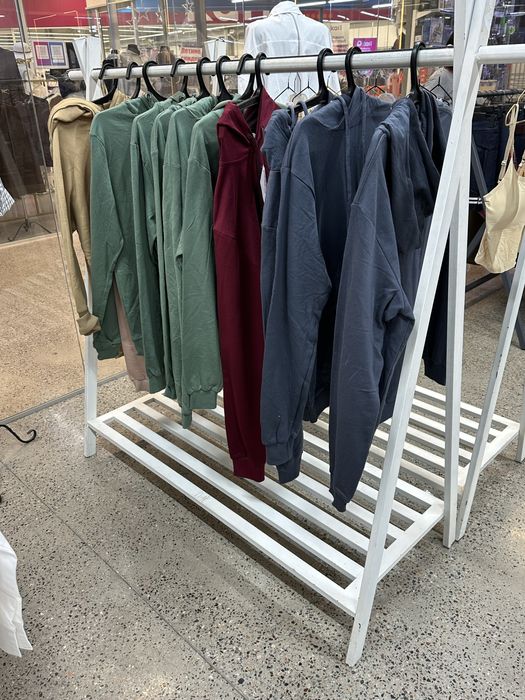 Продам вешалки для одежды напольные