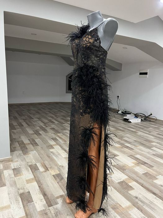 Офицялна  роклия