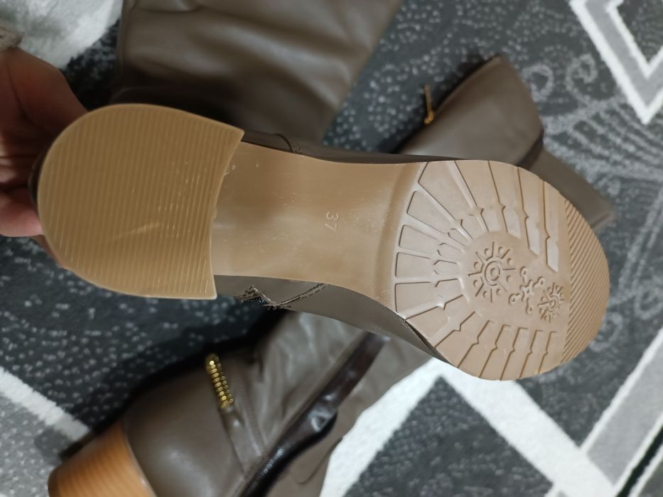 Женские зимние сапоги