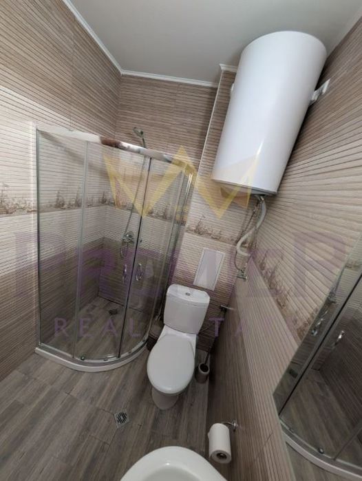 Дава се под наем Двустаен апартамент в Варна, Цветен квартал - 50 кв.м за 612 € - Снимка #10