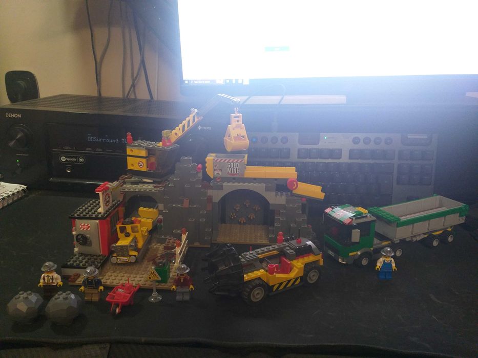LEGO - City Construction & 
    Mining