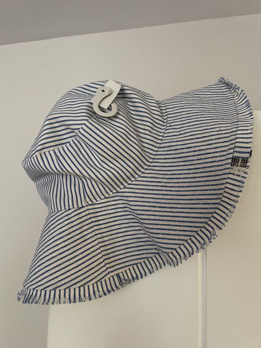 Чисто нова детска шапка