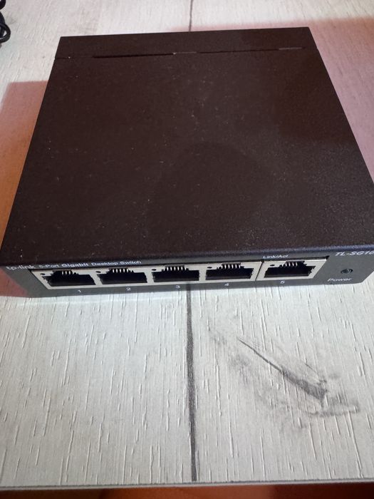5 port Gigabit Switch - tP Link