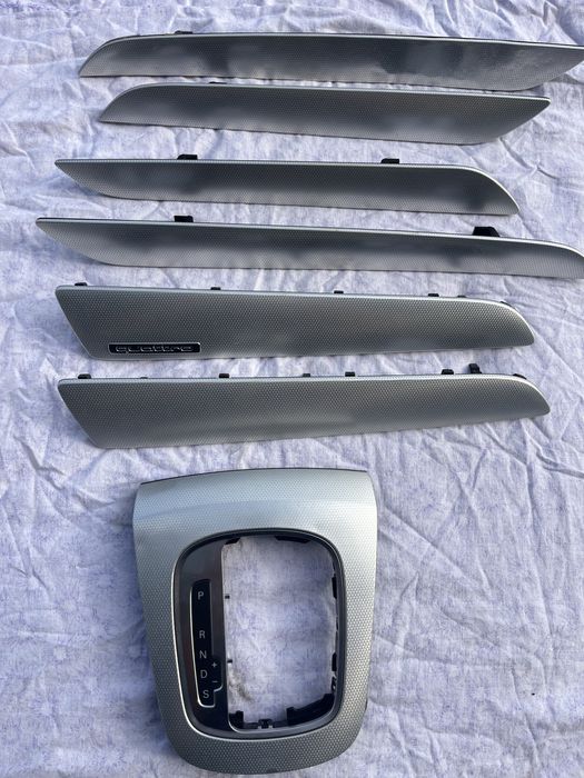 Плафони и интериорни лайсни за Audi Q3