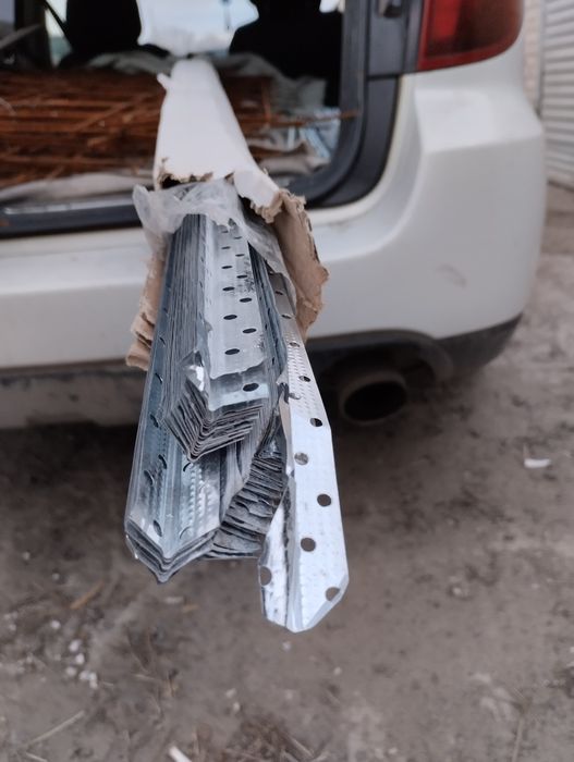 Продам уголок перфорированный