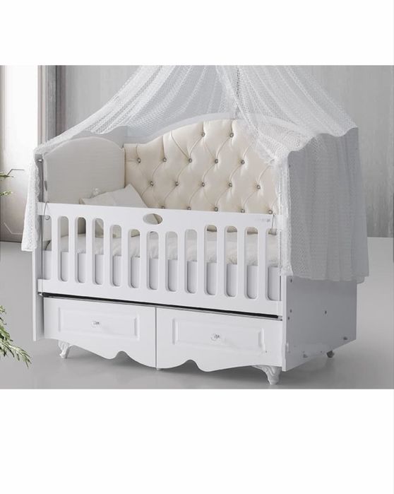 Дървена кошара с тапицерия МДФ