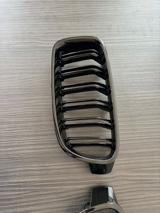 Grile centrale duble M3 compatibile Bmw seria 3 F30 F31 negru lucios