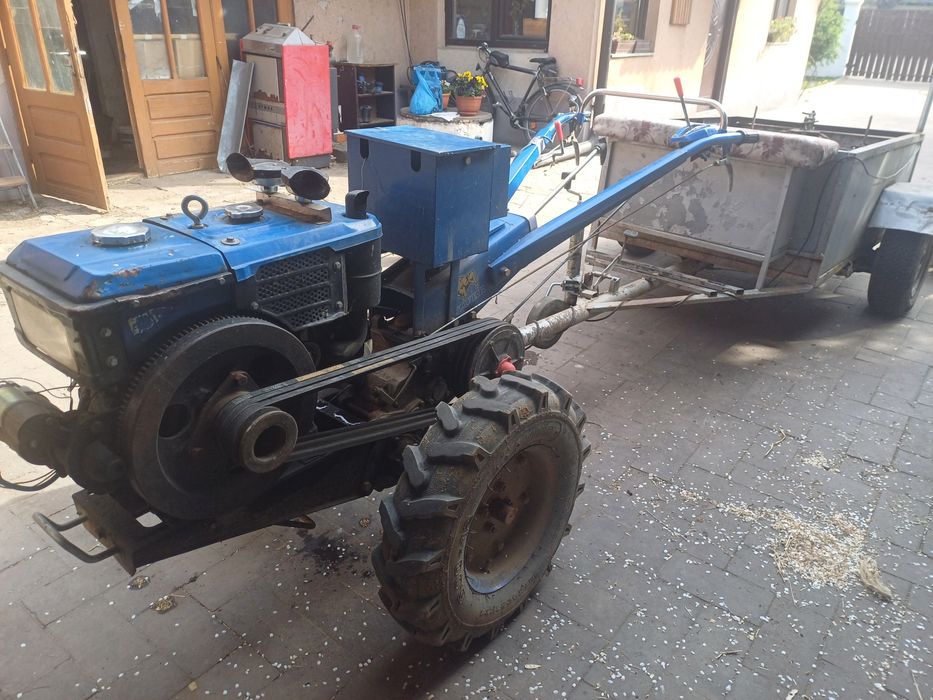 Vând motocultor 12 cai