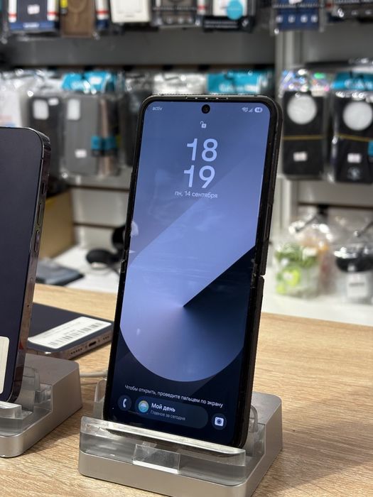 Samsung Z Flip 6 / 256gb