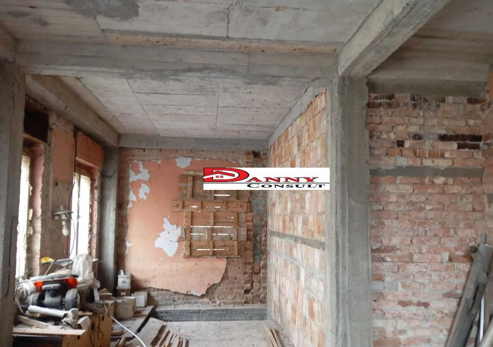 Двуетажна къща за продажба в гр. Плачковци