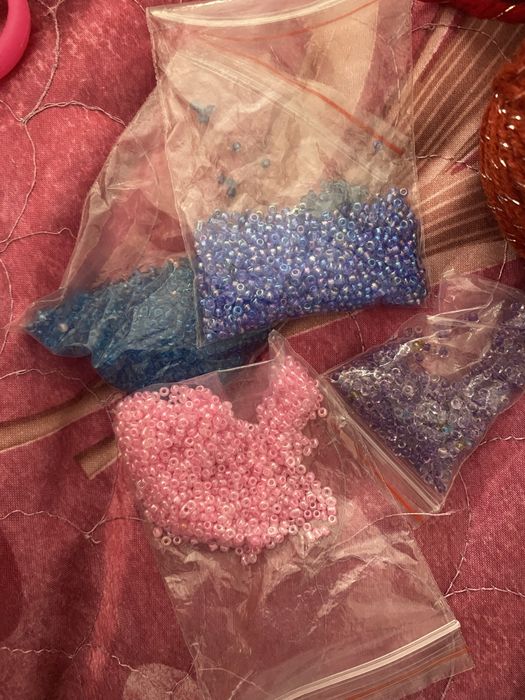 Очень много бисера новый не использовали