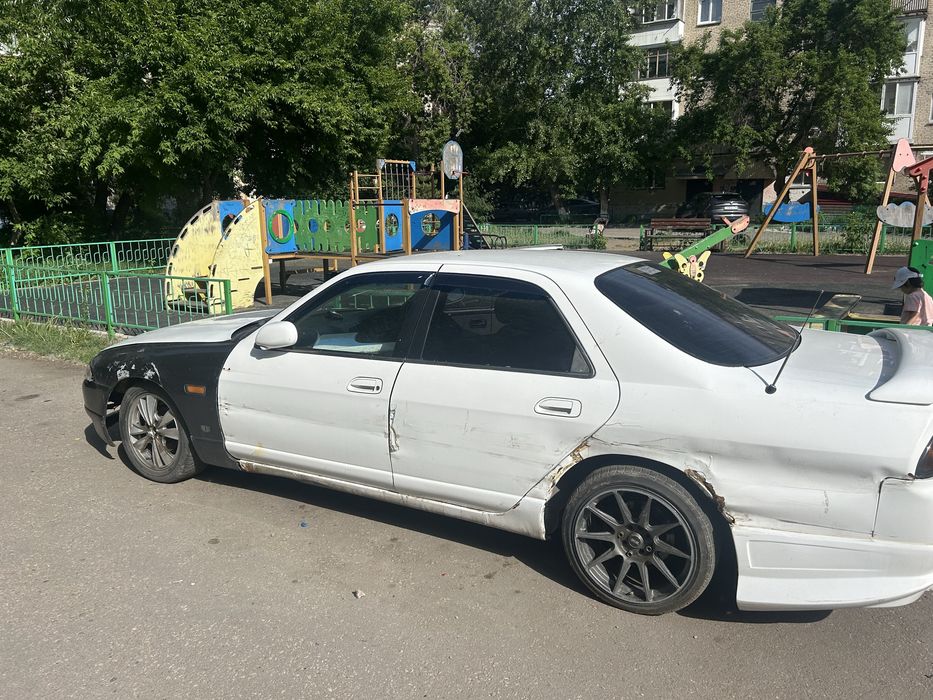 Nissan Skyline r33