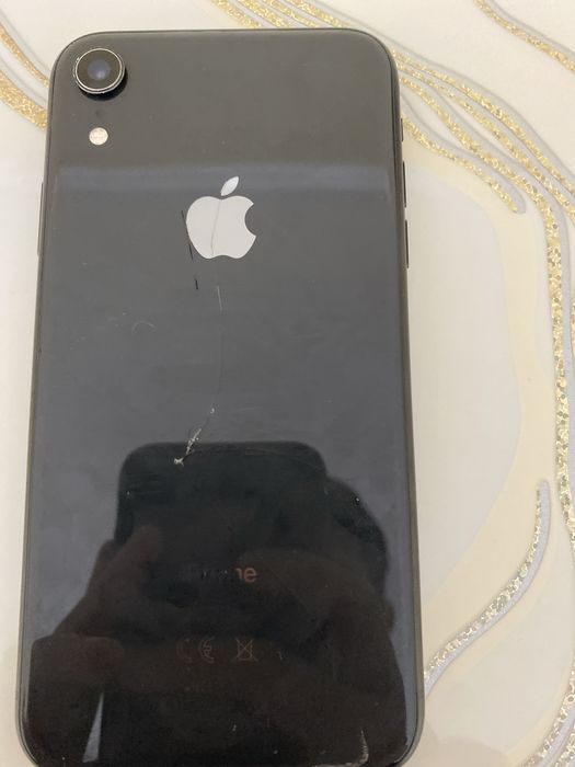Продам iPhone XR 128 ГБ