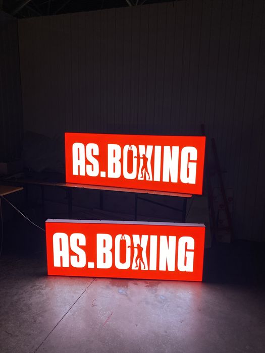 Неоновая вывеска