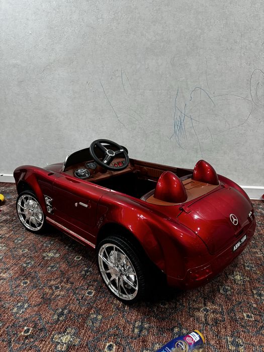 Детский электромобиль Mercedes.