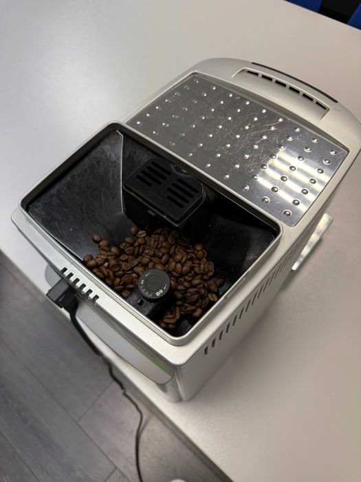 De’Longhi Magnifica S Cappuccino–автоматична кафемашина,работи отлично