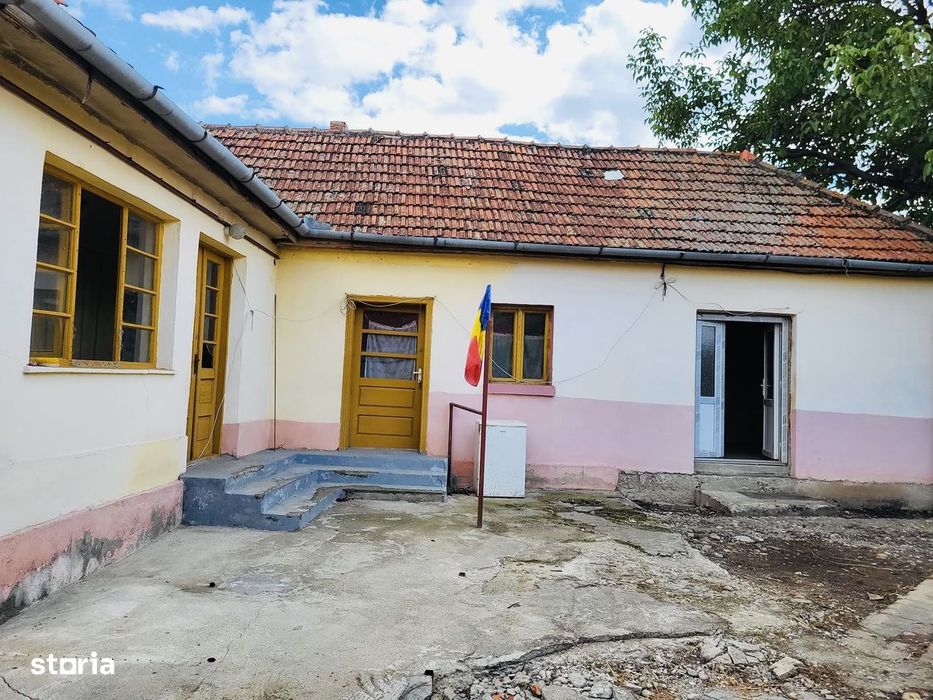 Casǎ renovabilă pe teren de 700 mp – Rontău
