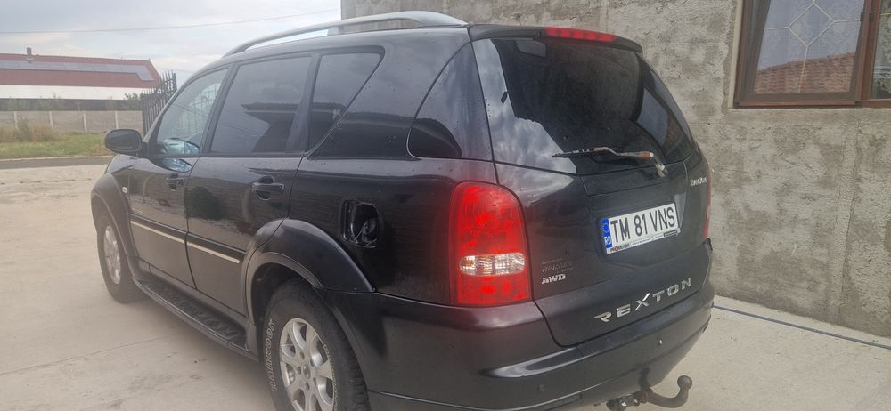 Vand Rexton fără schimburi sau variante