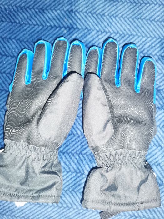 Ръкавици и шапки wedze