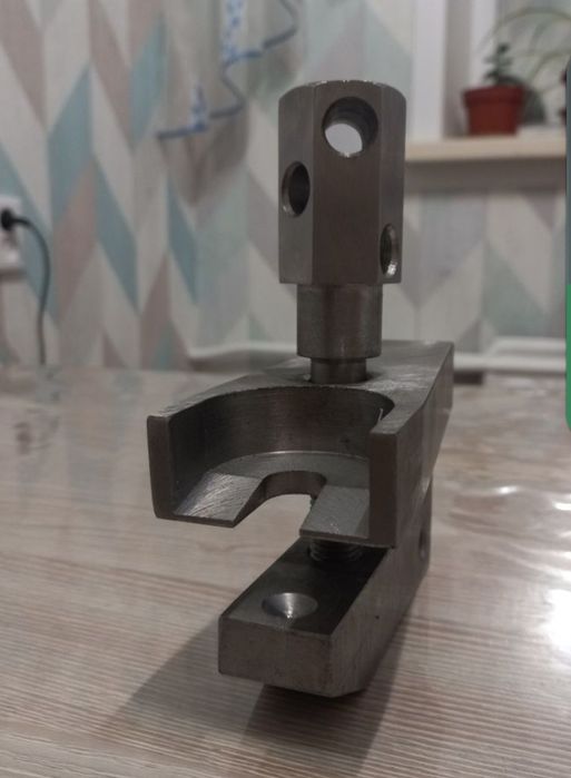 Съемник шаровых опор