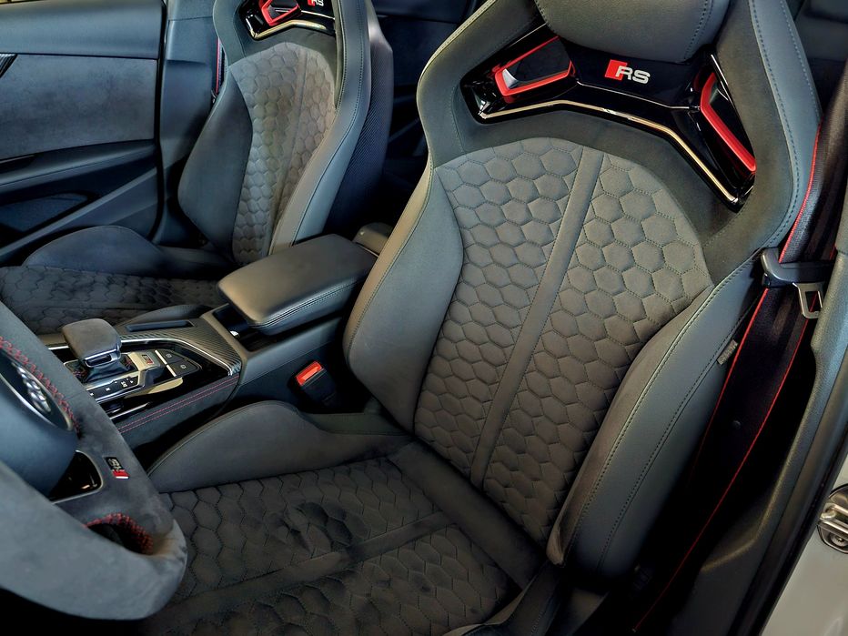 AUDI RS4 2024 — imagine 4