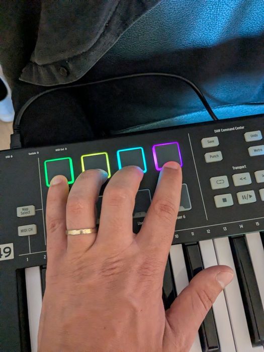 Arturia KeyLab Essential 49 MIDI Controller + Husă | Stare impecabilă