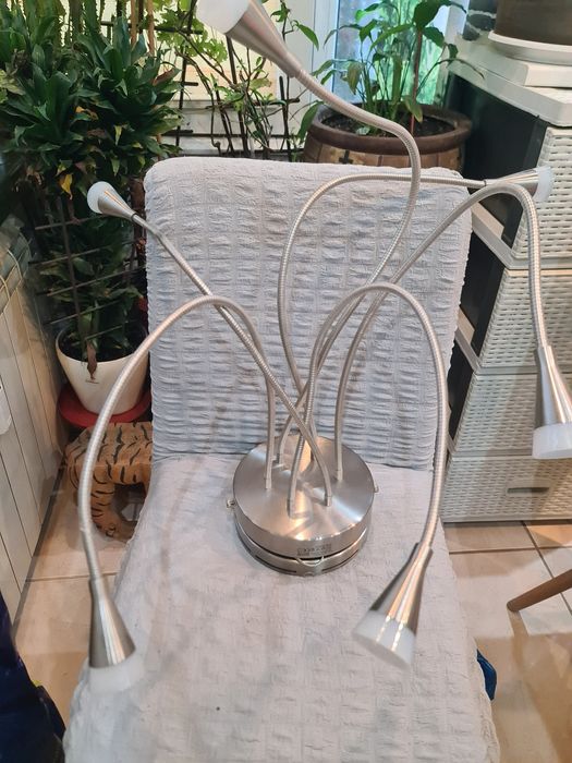 Лампа за таван     .