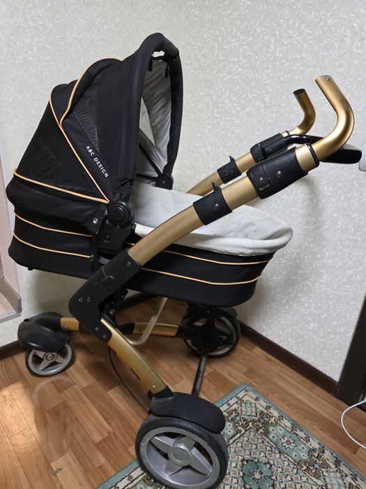 Детская коляска 3 в 1