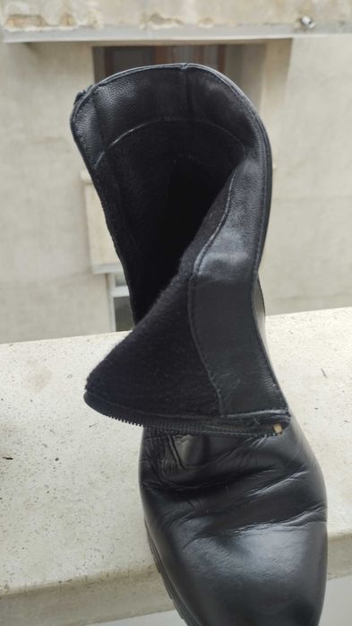 Продавам дамски боти