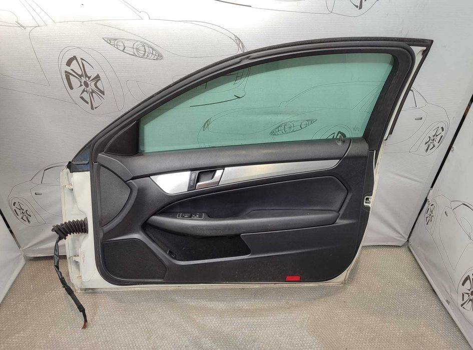 Ușă Față Dreaptă Mercedes-Benz C-Class W204 Coupe Alb Cod Culoare 650 Calcite White 2012 / [2007-2014] / A2047201005 (2A)