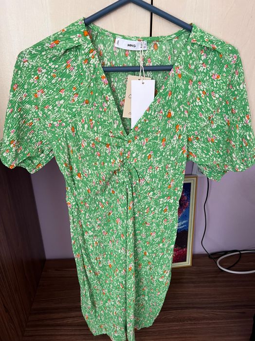 Чисто нови рокли Mango