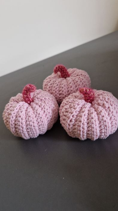 Декоративни тикви.Плетени на една игла!