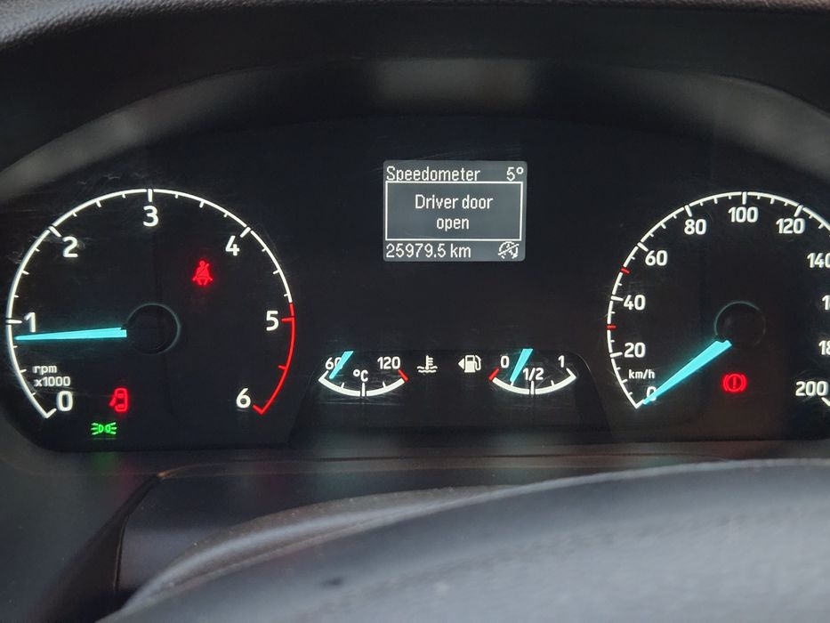 Ford Tranzit km 25900 reali