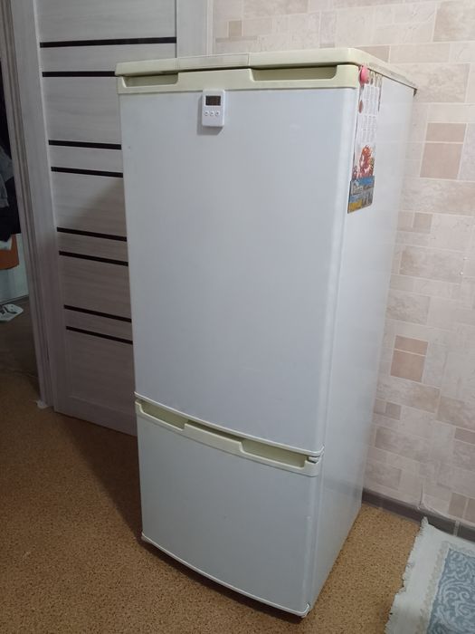 Холодильник Бирюса