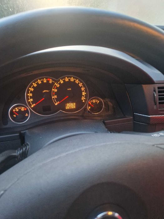 Sa vand o masina opel meriva