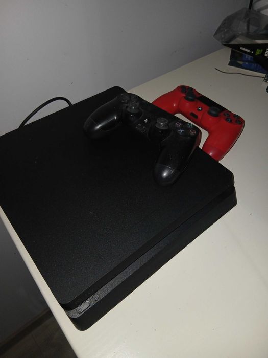 Ps4 cu 2 controalare 7 jocuri pret negociabil