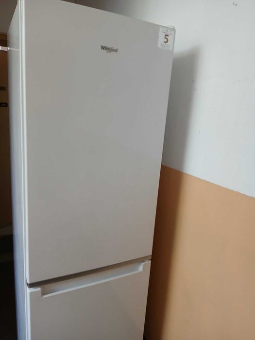 Хладилник с фризер Whirlpool - КАТО НОВ с остатъчна ГАРАНЦИЯ!!!