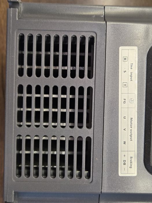 VFD честотен инвертор YL620-A-3*220V