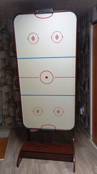 Продам настольную игру аэрохокей