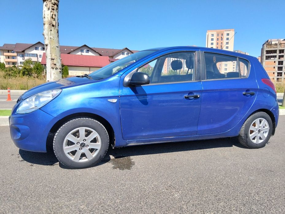 Vând Hyundai i20