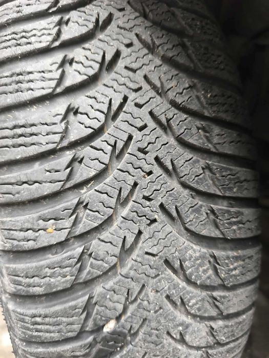 4 бр зимни гуми Hankook 195/60/15перфектни с джанти ситроен пежо,форд