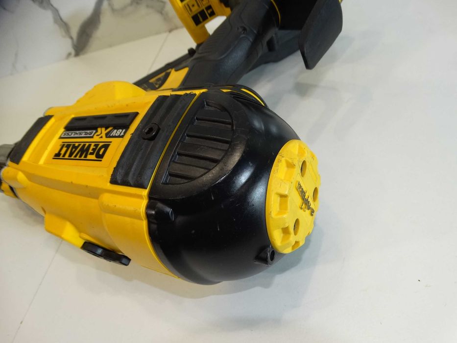 Dewalt DCN 693 - Такер за гвоздеи 40 - 60 мм