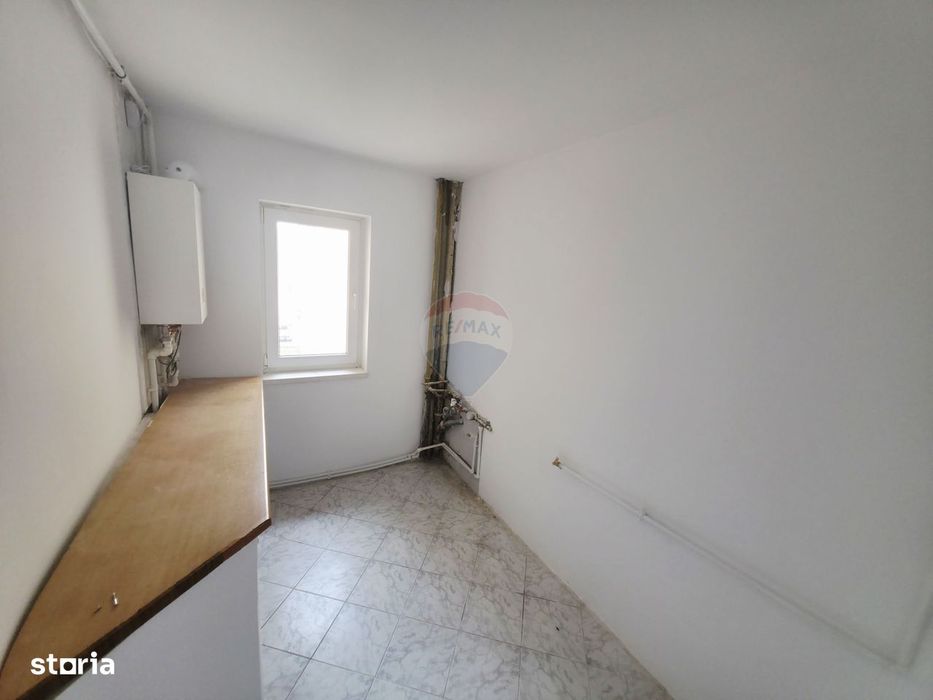 Apartament cu 3 camere de vânzare în zona Maratei