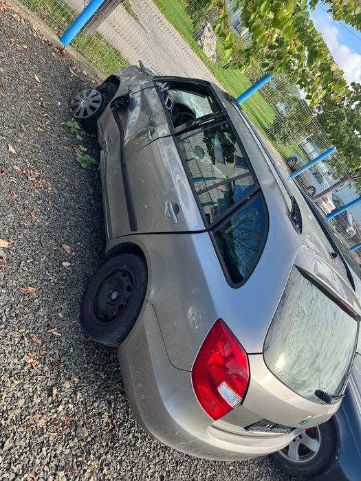 Piese Skoda Fabia 1.4benzina  2010