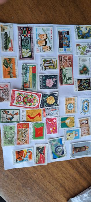 Продавам пощенски марки