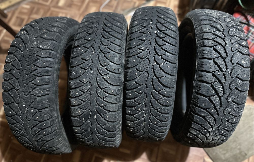 Продам зимнюю резину на 14