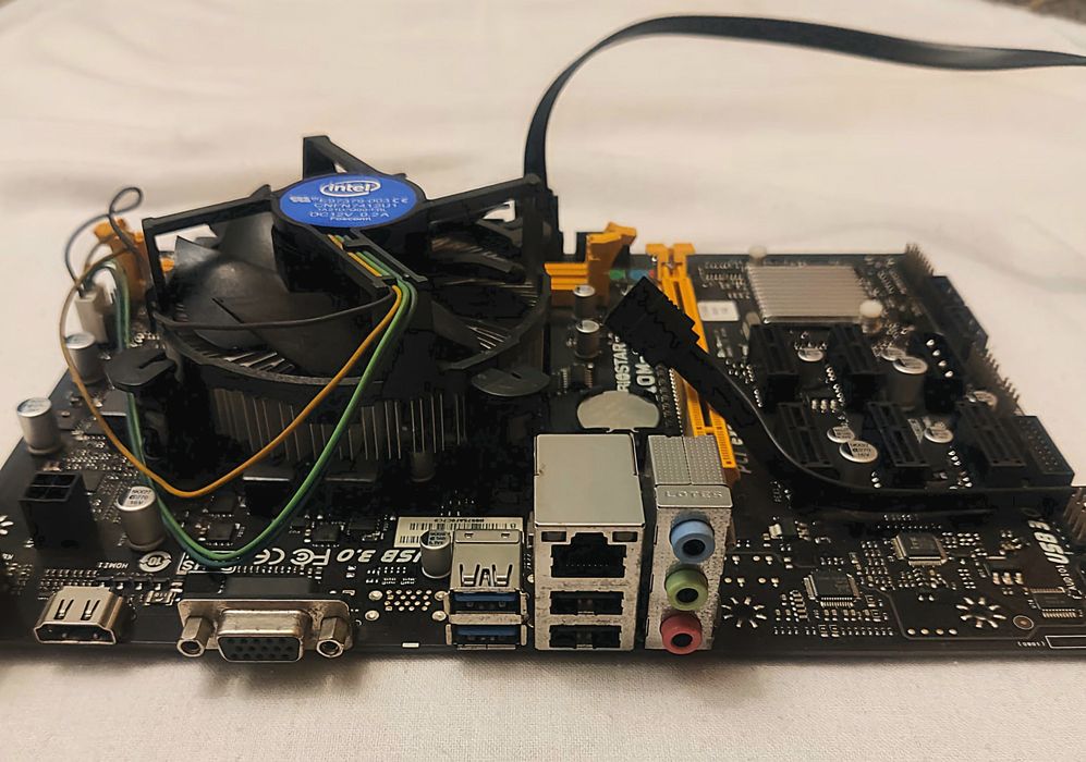 Placa de baza PC H110-M DDR4, cu cooler inclus